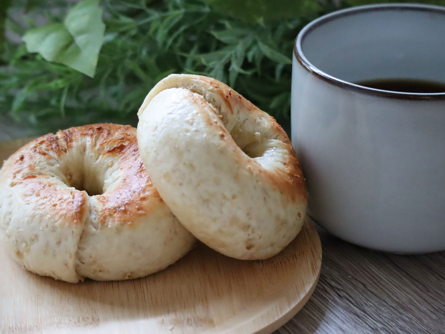 もちもちPLAINBAGEL2個入り/(1個あたり)290kcal