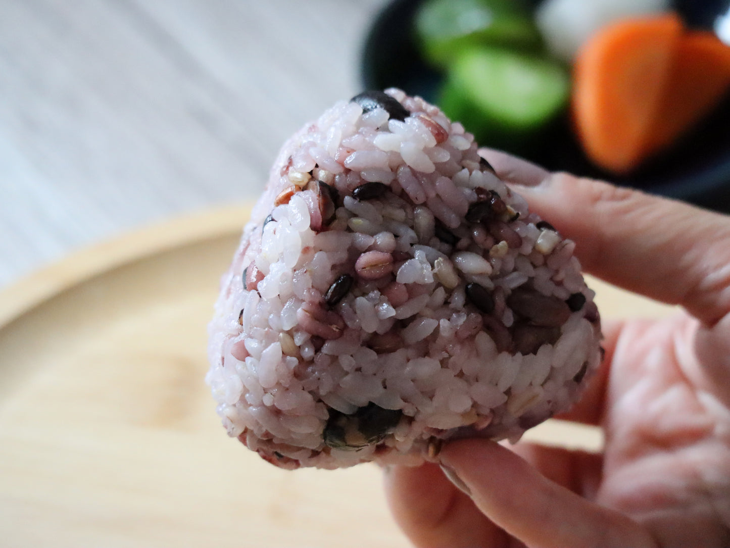 こだわりの十三穀米おにぎり100g 2個入り /（1個当たり）163kcal