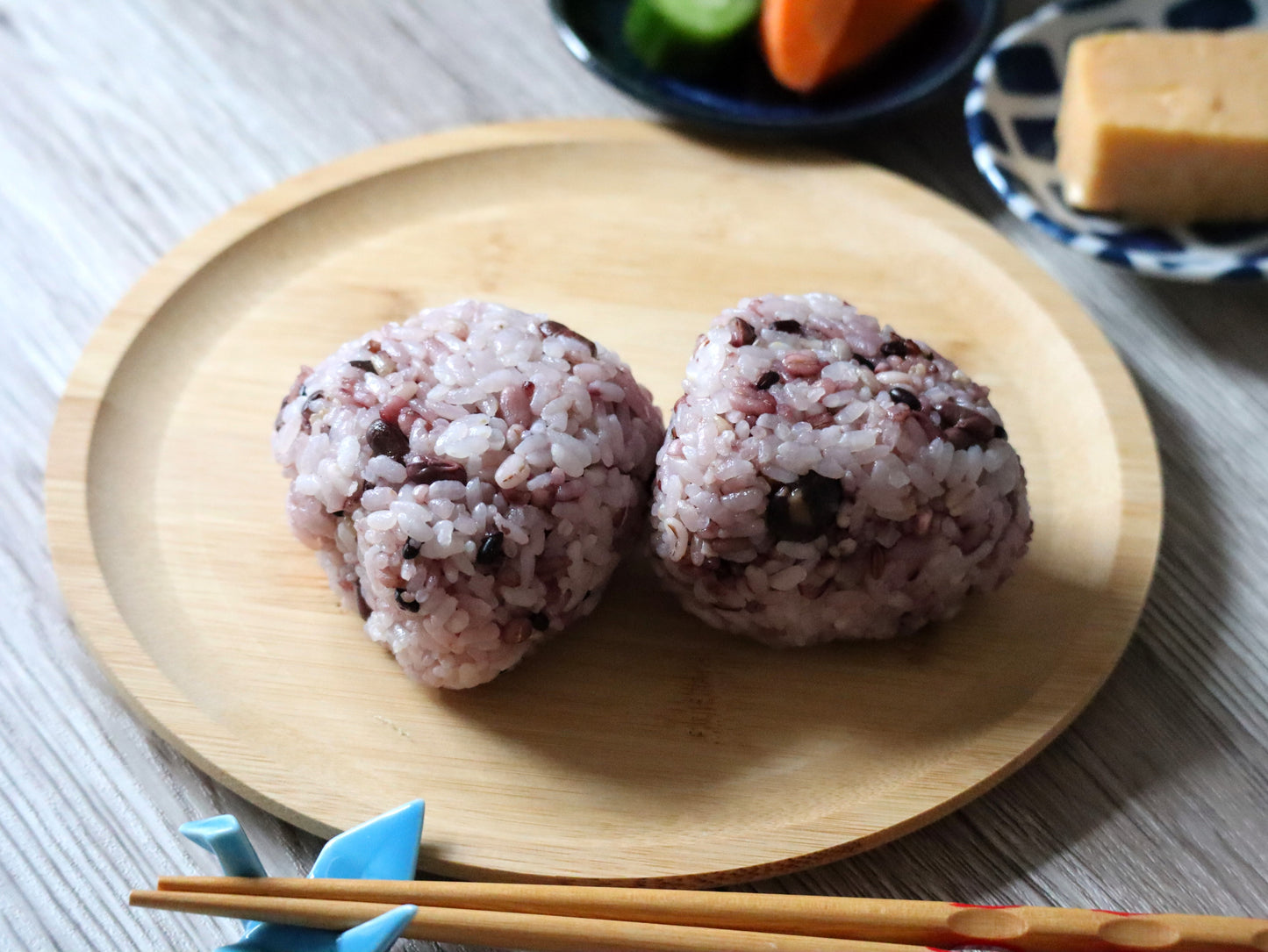 こだわりの十三穀米おにぎり100g 2個入り /（1個当たり）163kcal